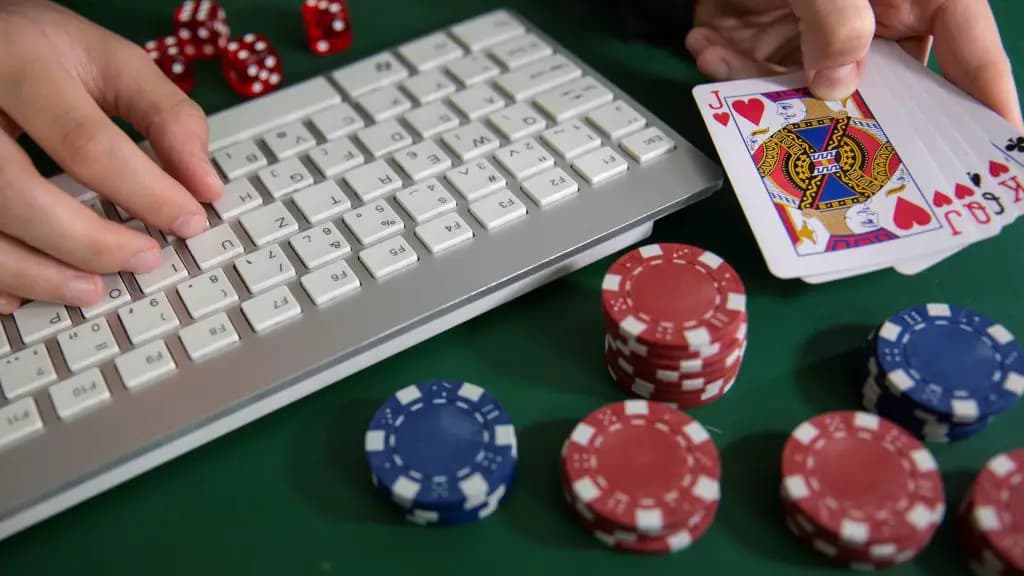 Online Poker mit Echtgeld: Die Vorteile der neuesten Plattformen
