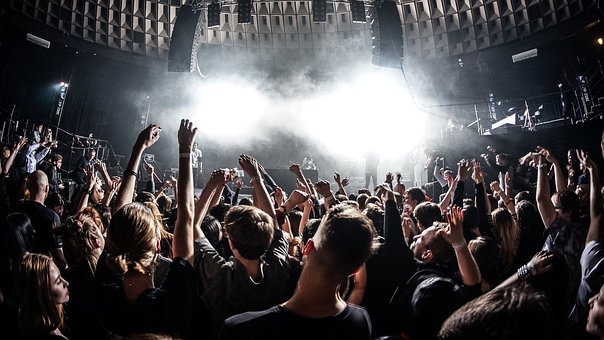 After-Work-Momente, die Berlin bewegen, als Teamevent und exklusiv für geschlossene Guppen für 20 bis 120 Personen in der Eventlocation Vivont Berlin