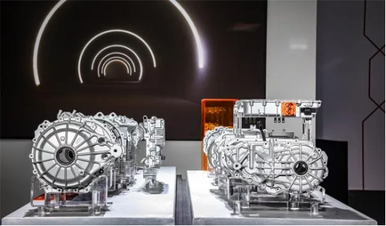 Weir Electric Ausgezeichnet als eines der zehn besten elektrischen Antriebssysteme der Welt: Anerkennung für das effiziente, geräuscharme SiC-Dreifach-Antriebssystem