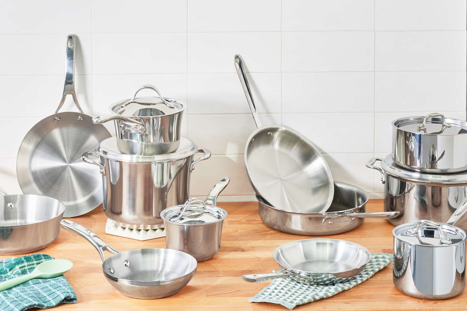 Geschenke für Frauen, die Generationen überdauern: GreenKitchen Töpfe und Pfannen als zeitlose Küchenschätze